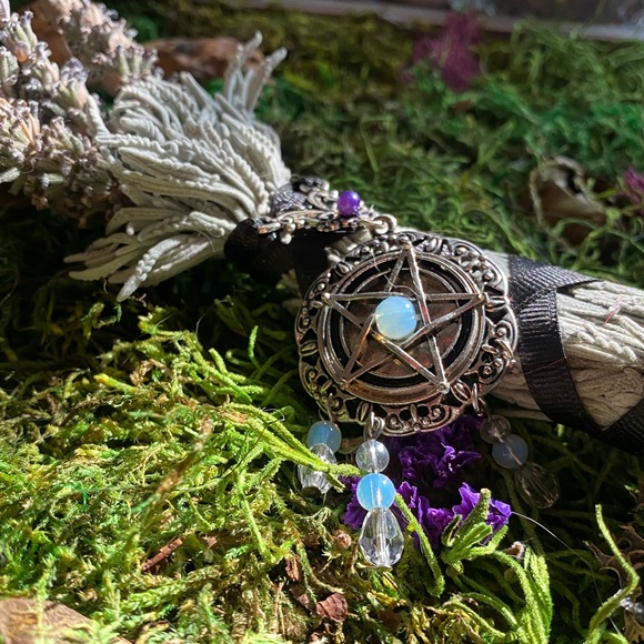 Lavender Wand With Blessed Pentacle Charm - Picture 4 of 5